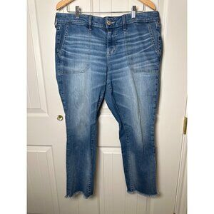 Torrid Crop Boyfriend Vintage Stretch Medium Wash Jeans Size 14
